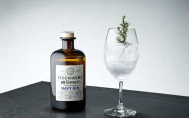 S|B Navy Gin & Tonic